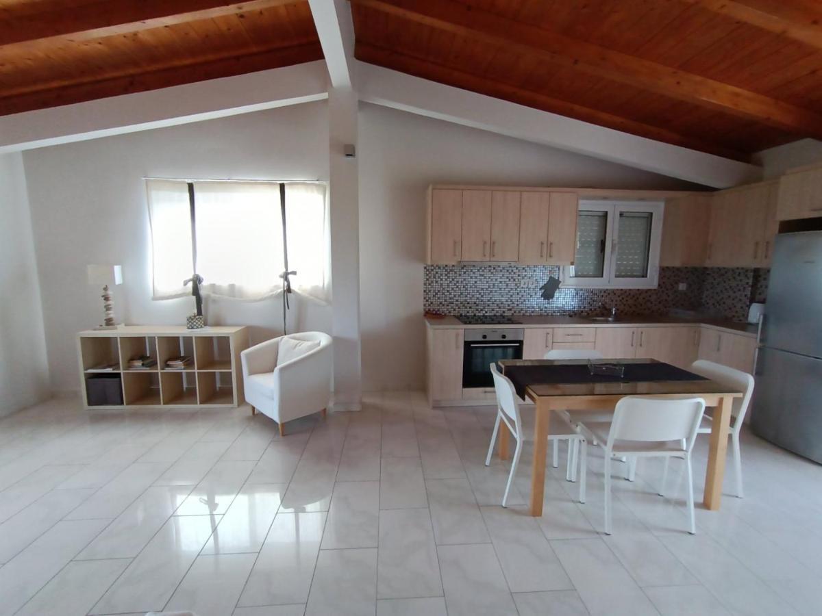 Endless Seaview Apartment B アリケス エクステリア 写真